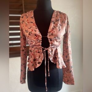 ❤️👀💜 
Honey Bell soft and silky blouse. Size M